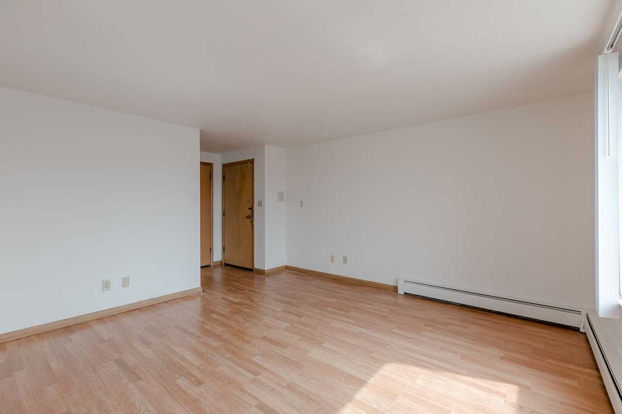 Chicago Place, LLC - Photo 4 of 13