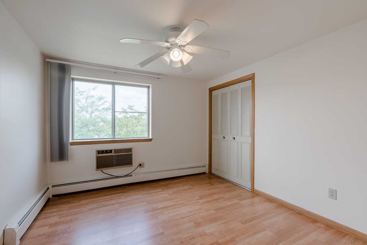 Chicago Place, LLC - Photo 5 of 13