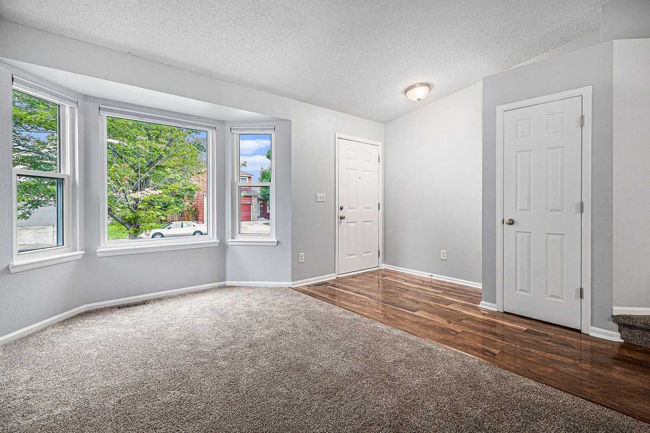 11316 Rodeo Cir - Photo 3 of 24