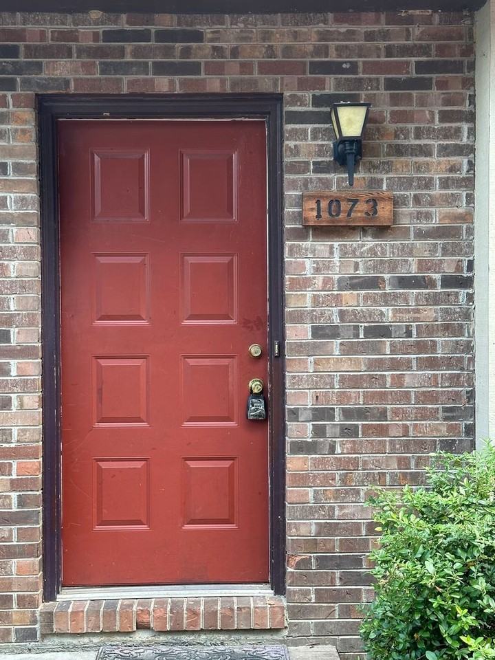 1073 Kendrick Creek Rd - Photo 2 of 15