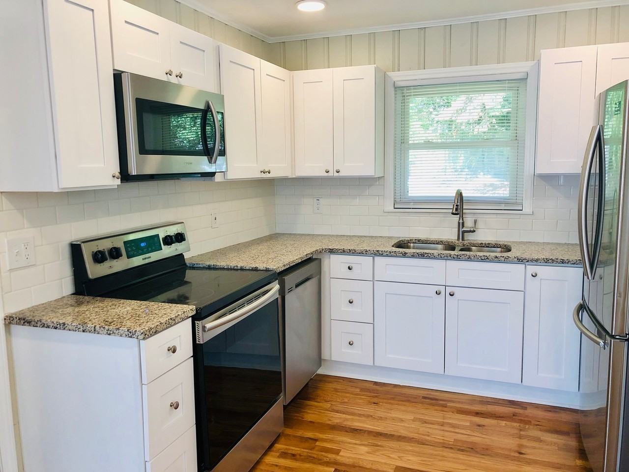 447 Plum St - Photo 2 of 21