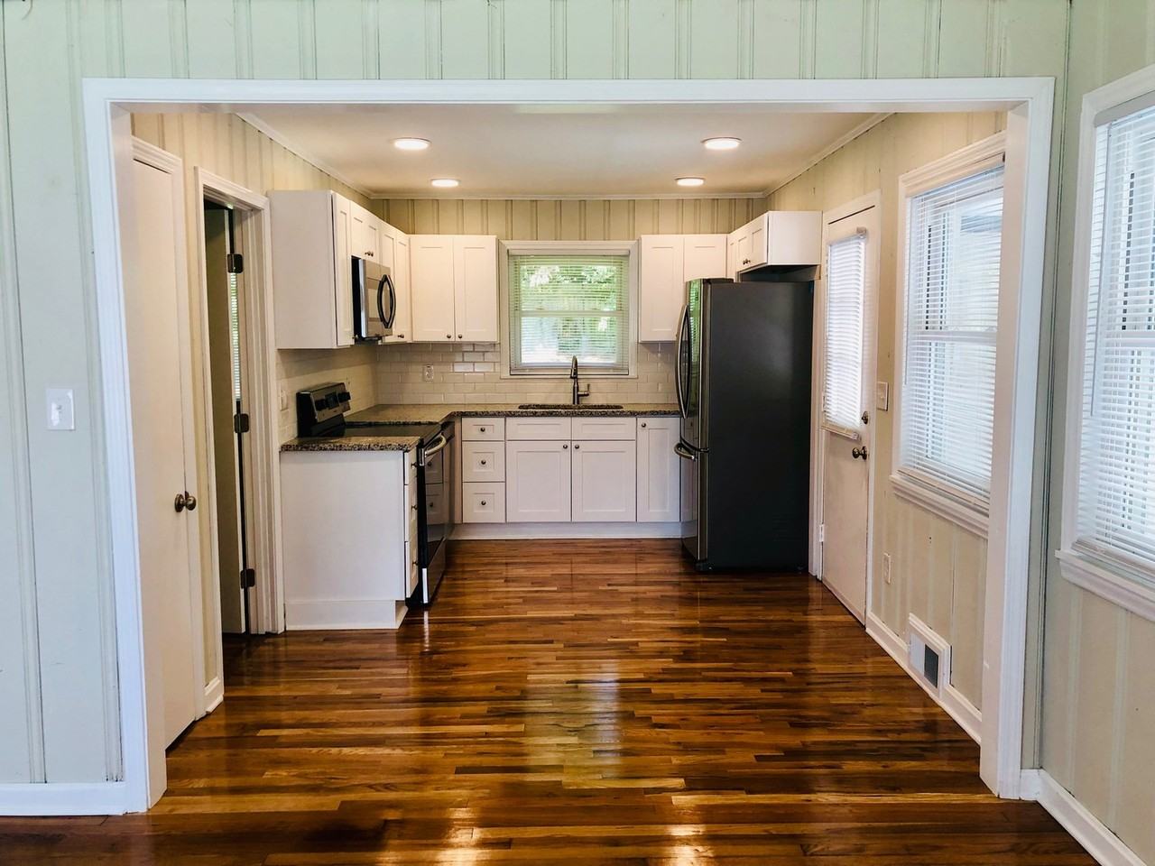 447 Plum St - Photo 3 of 21