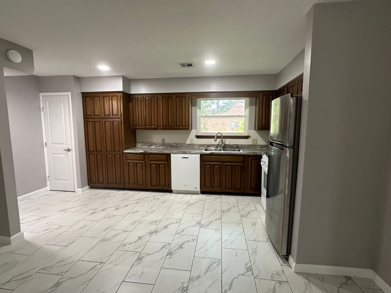 6227 South Yorktown Place East - Photo 5 of 12