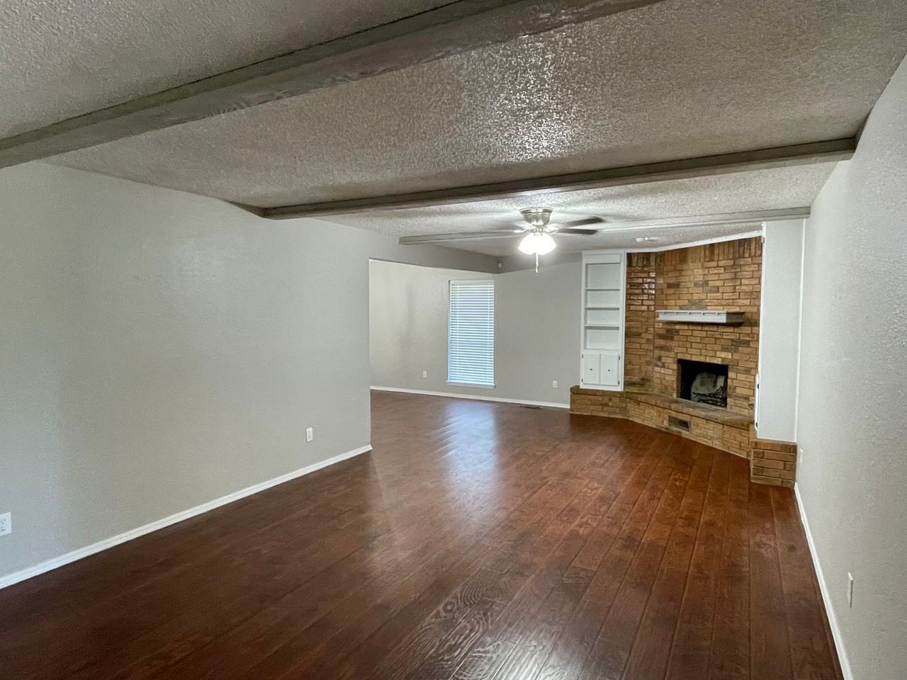 6712 Nw 18th Cir - Photo 2 of 10