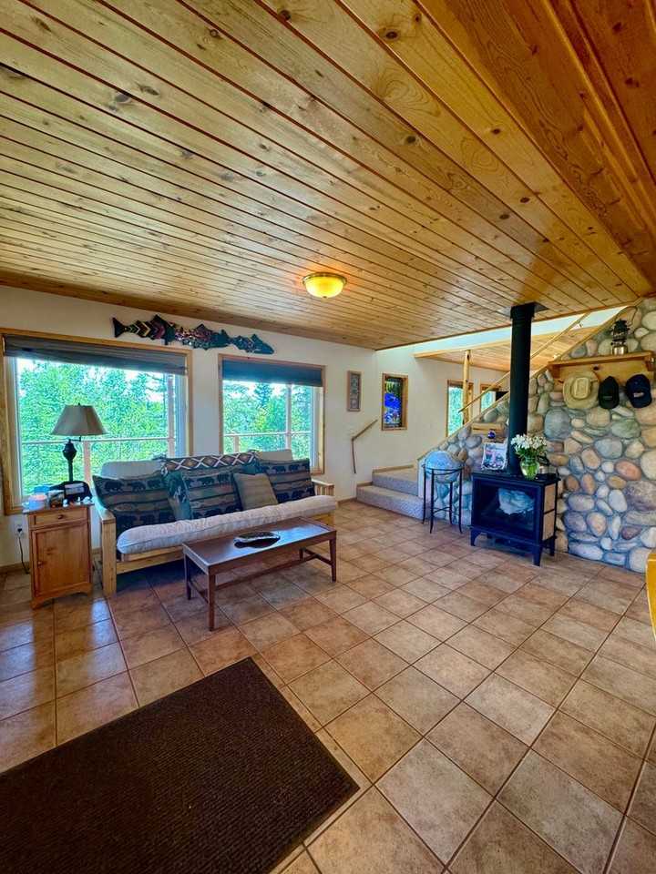 22520 Terrace Dr - Photo 3 of 16