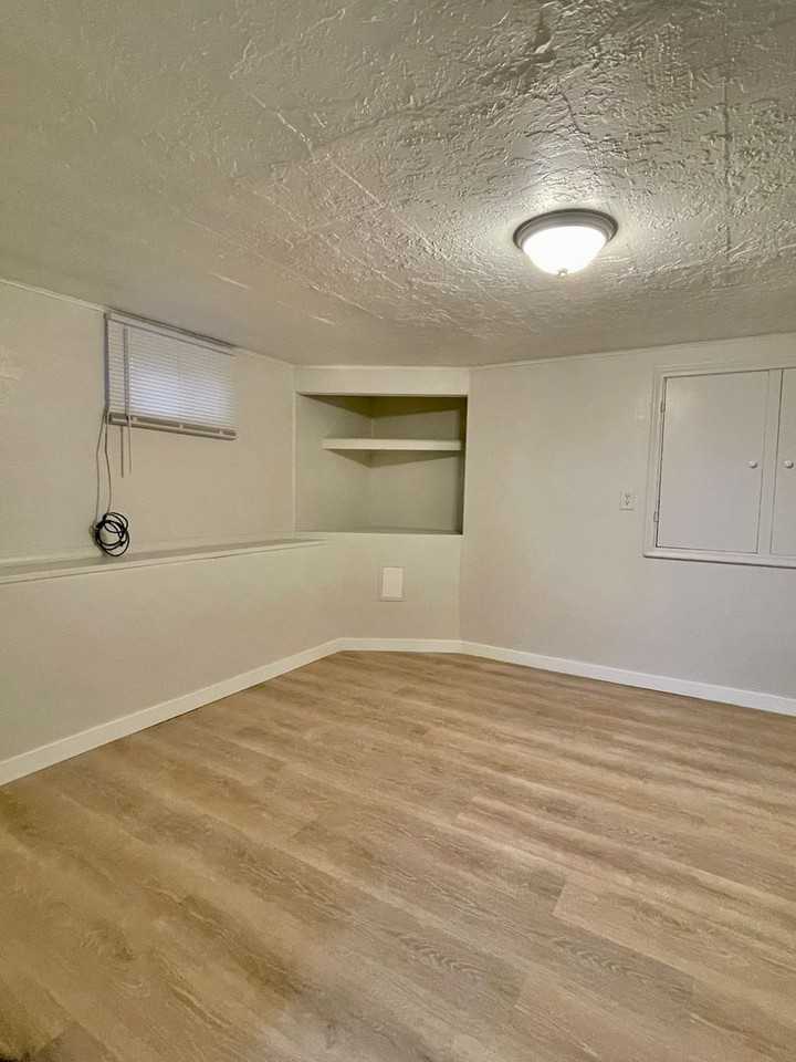 975 16th St - Photo 7 of 28