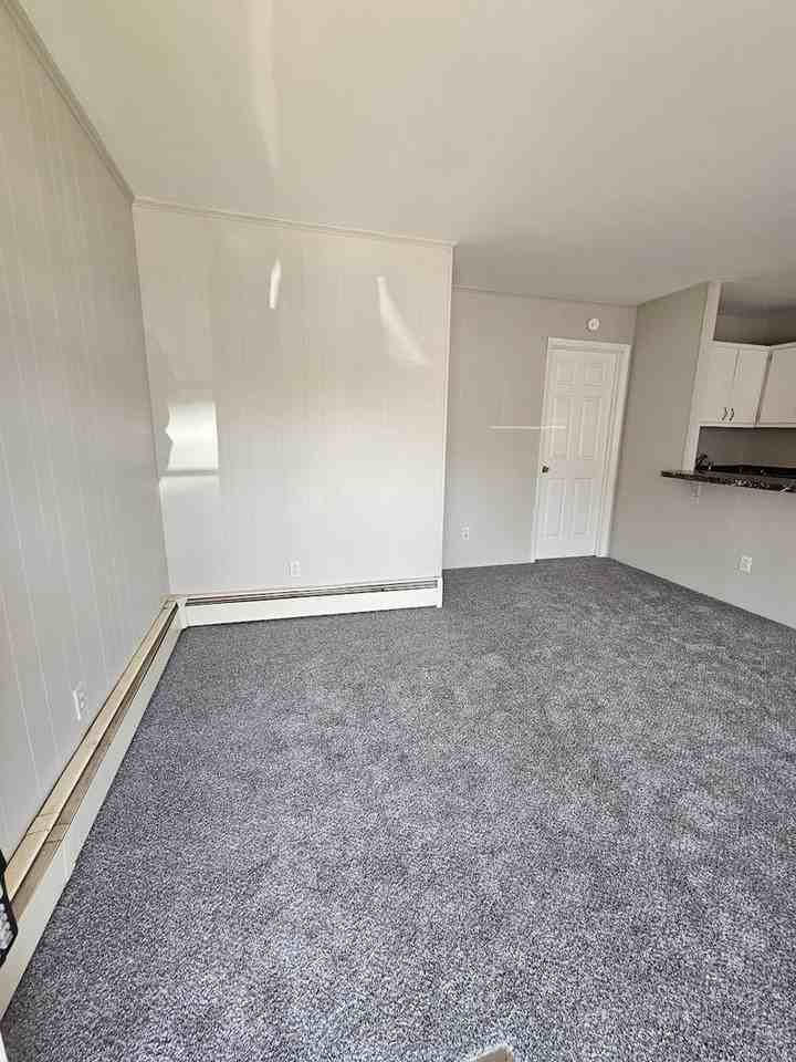 1704 Kingston Ave #6 - Photo 3 of 12