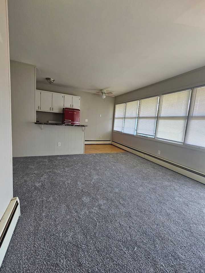 1704 Kingston Ave #6 - Photo 5 of 12