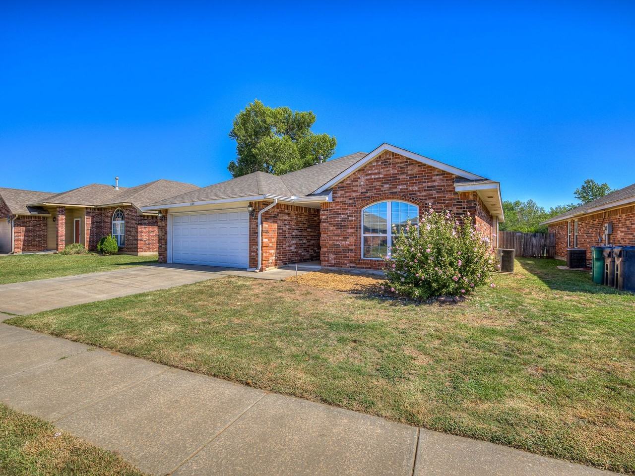 1104 Westridge Dr - Photo 2 of 26
