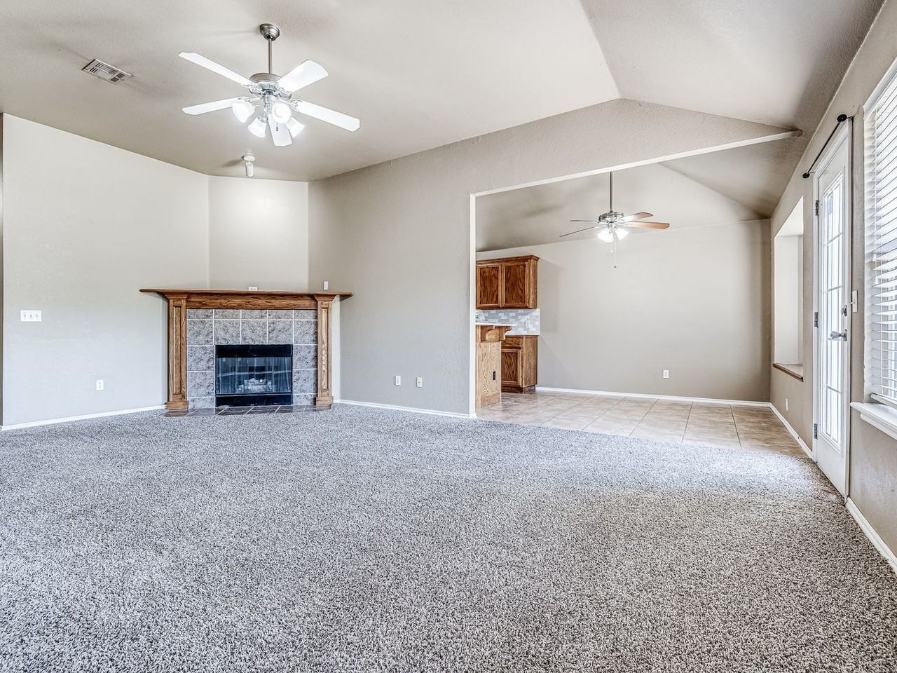 1104 Westridge Dr - Photo 3 of 26