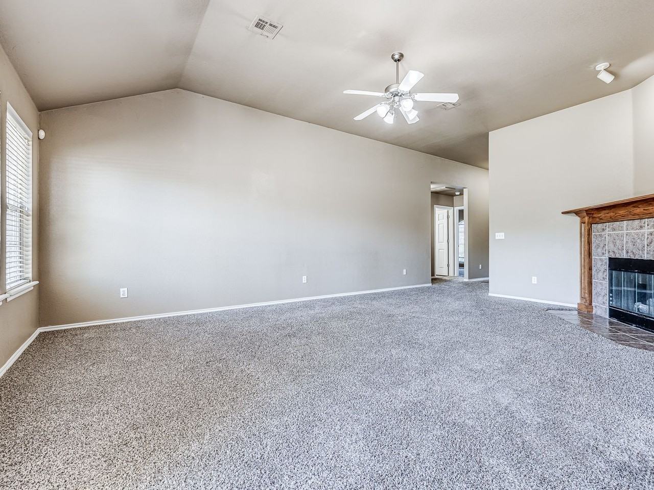 1104 Westridge Dr - Photo 5 of 26