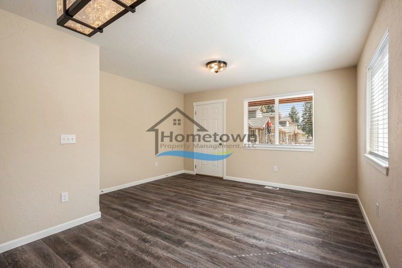 705 E Alaina Ave - Photo 7 of 29