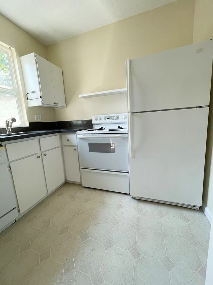 8880 Sw Cashmur Ln Apt A - Photo 3 of 15