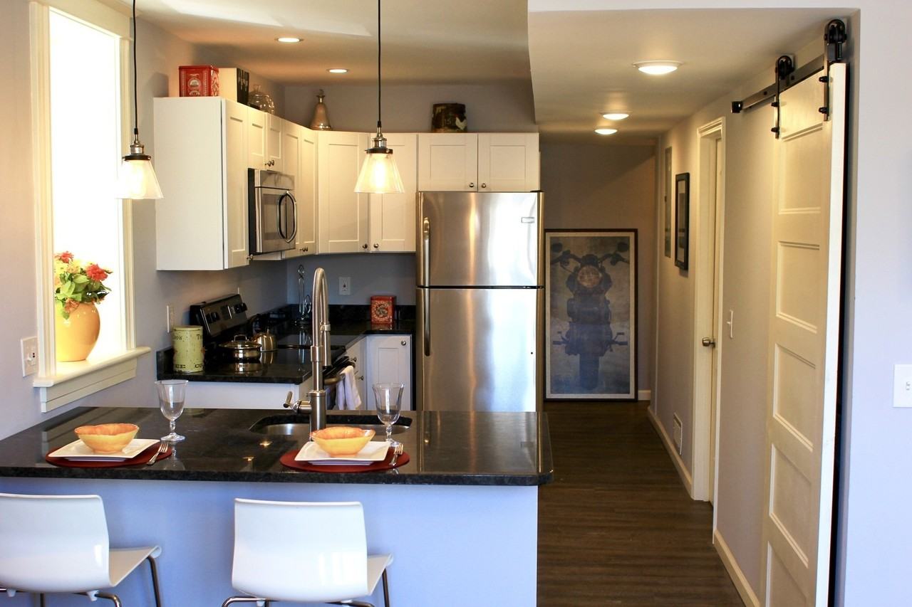 1115-23 S Newstead - Photo 6 of 23