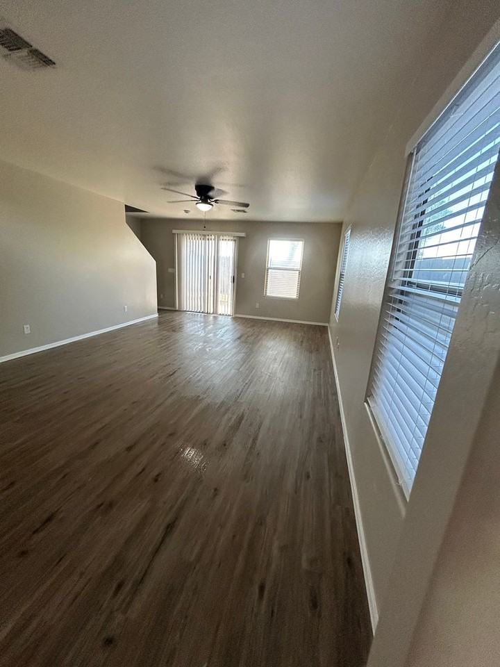 2488 E Meadow Lark Way - Photo 4 of 26