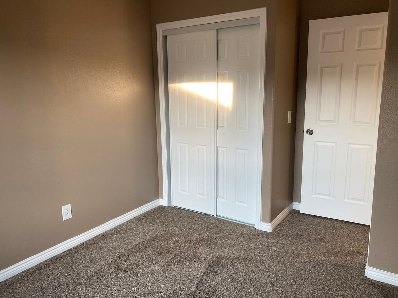 1206 Eagle Way - Photo 3 of 8
