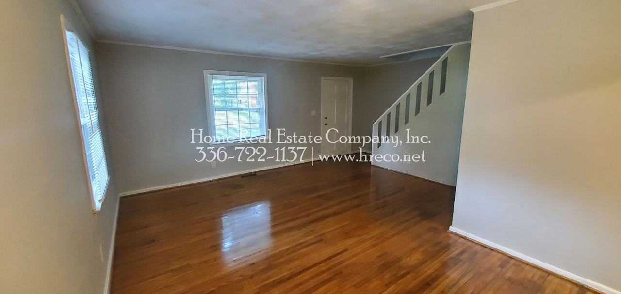 2601 Gould St - Photo 4 of 16
