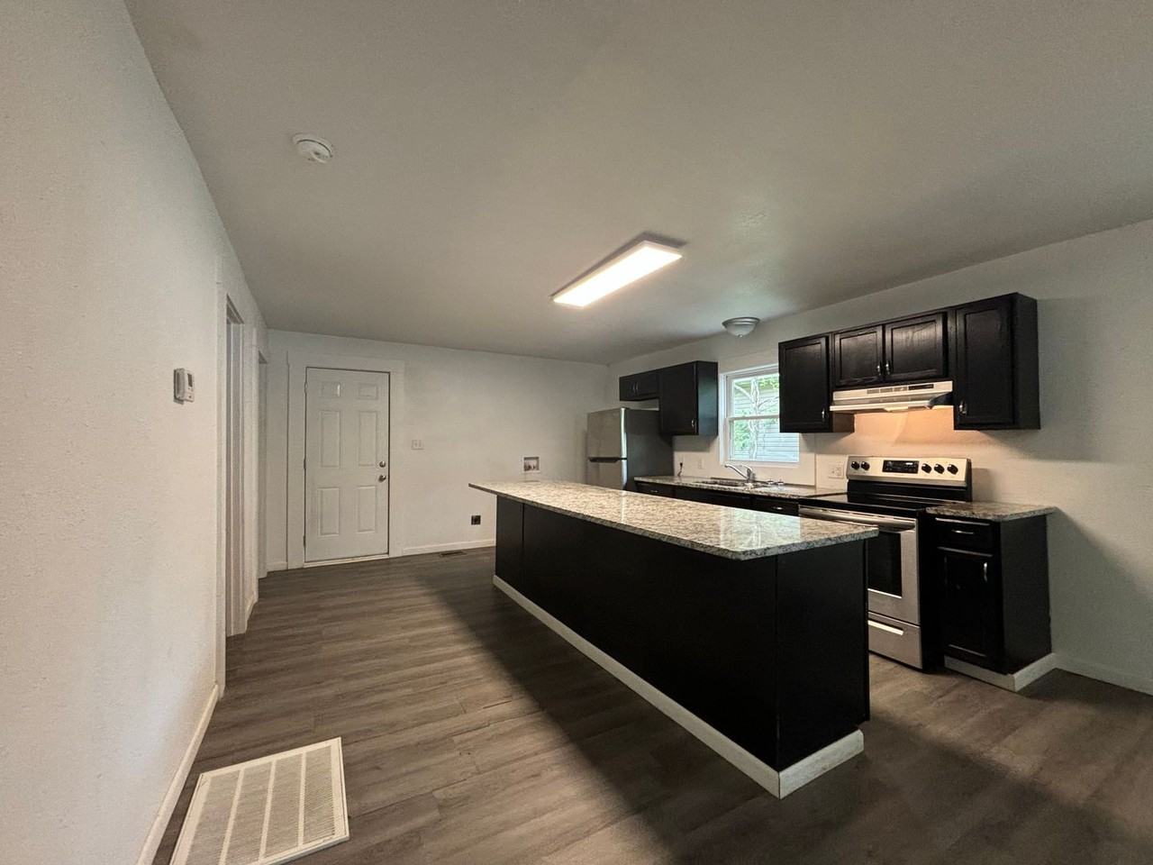 1207 W Florida St - Photo 3 of 16