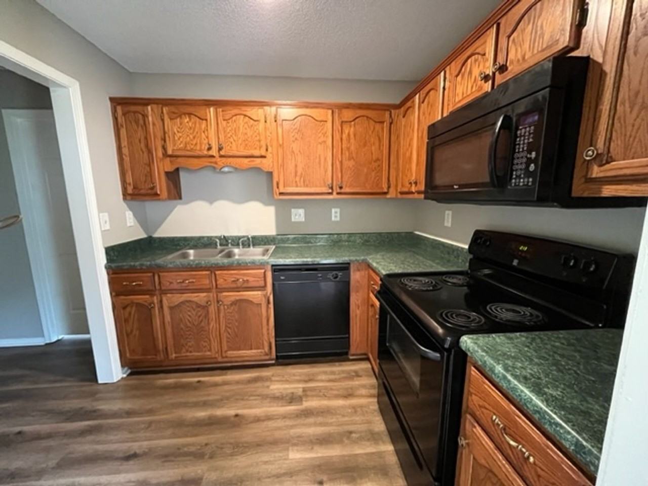 1188 Mcgowan Dr - Photo 2 of 11