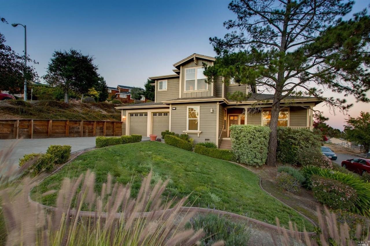 5 Dorenfeld Ct