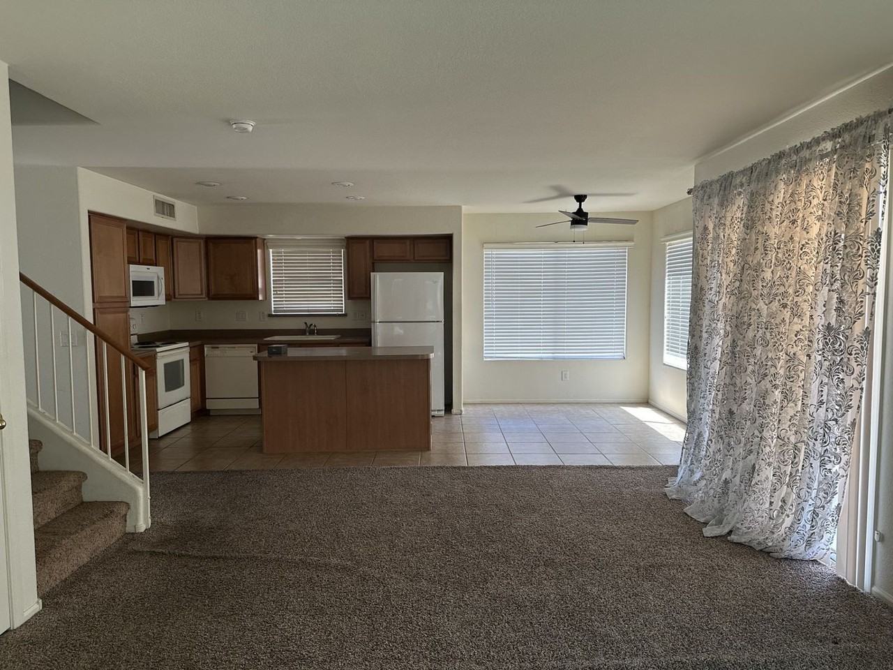 42207 W Chambers Dr - Photo 3 of 6