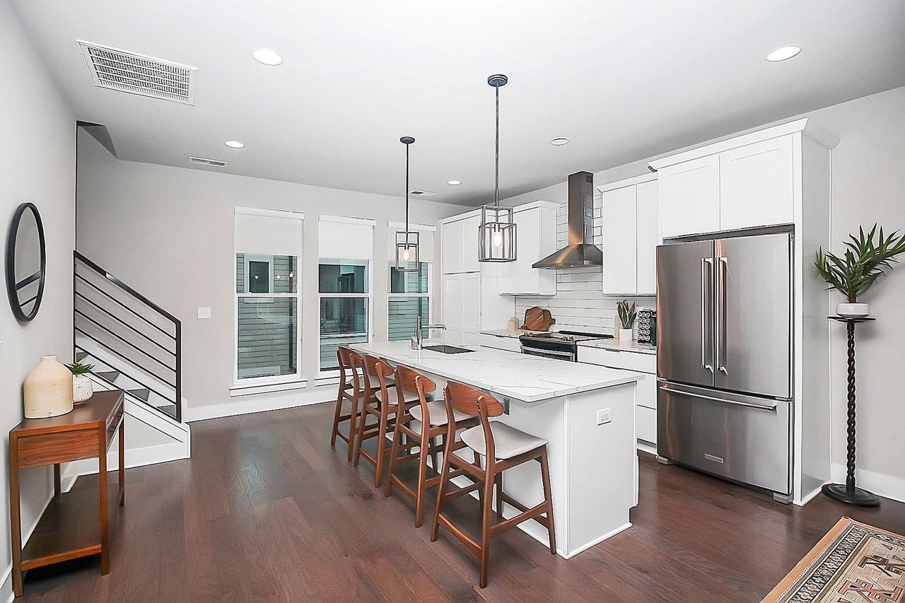 1511 Duckworth Ave - Photo 2 of 36