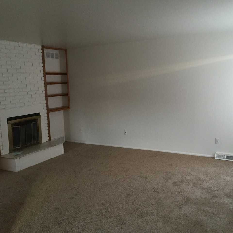 15470 E Temple Pl - Photo 3 of 8