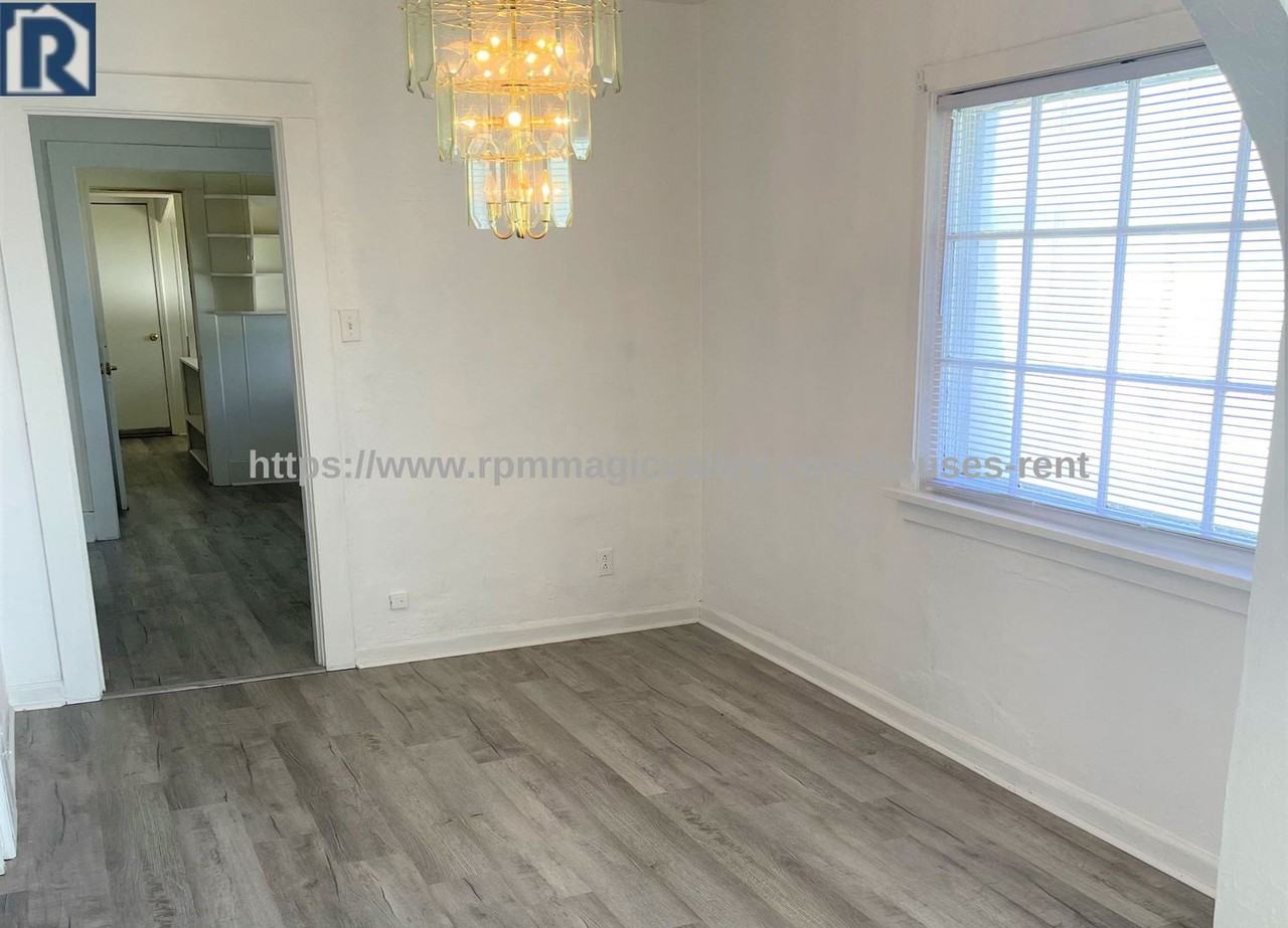 321 13th Ave N - Photo 2 of 11