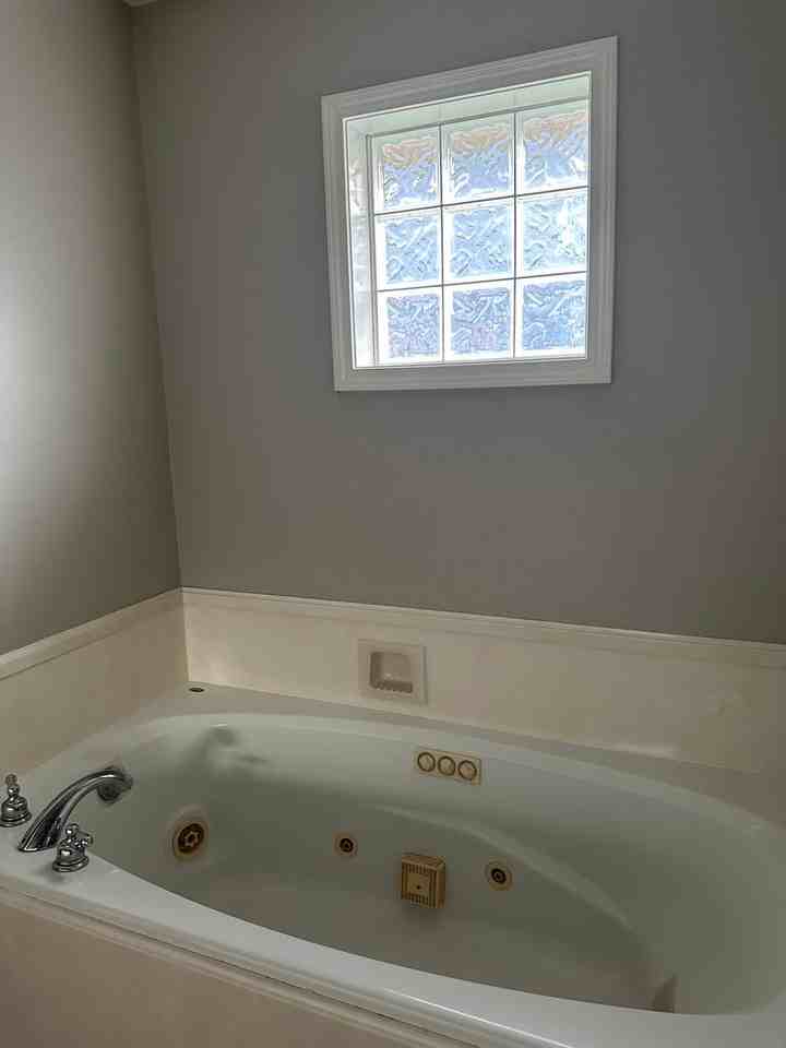 121 Kenzie Dr - Photo 7 of 8