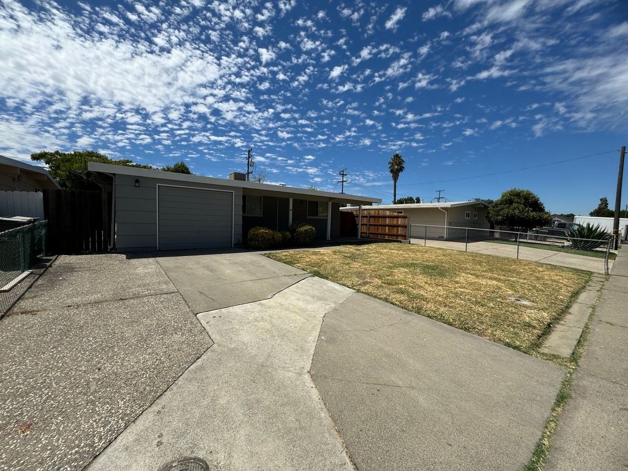 724 Arthur Dr - Photo 2 of 19