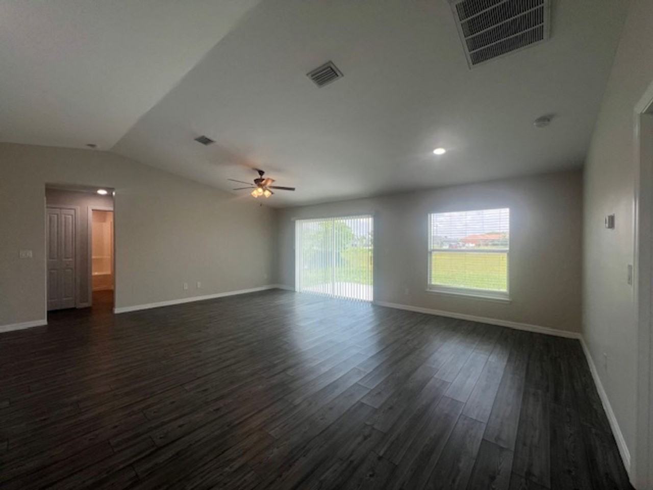 3813 Ne 10th Pl - Photo 6 of 13