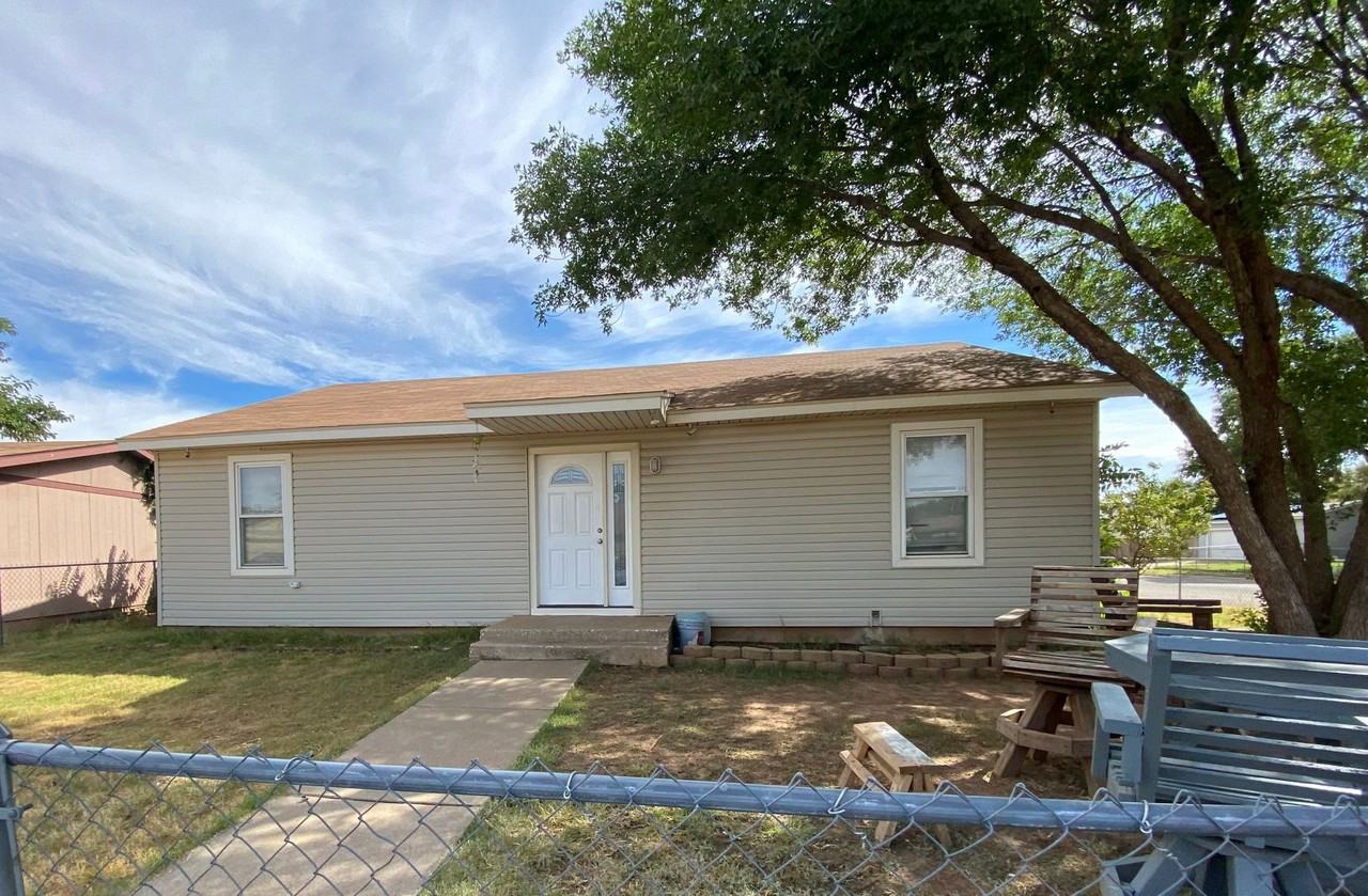 9242 Belton Ave - Photo 2 of 14