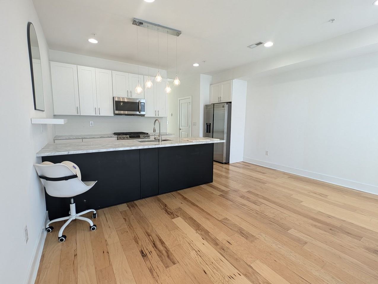 2820 Livingston St - Photo 2 of 31