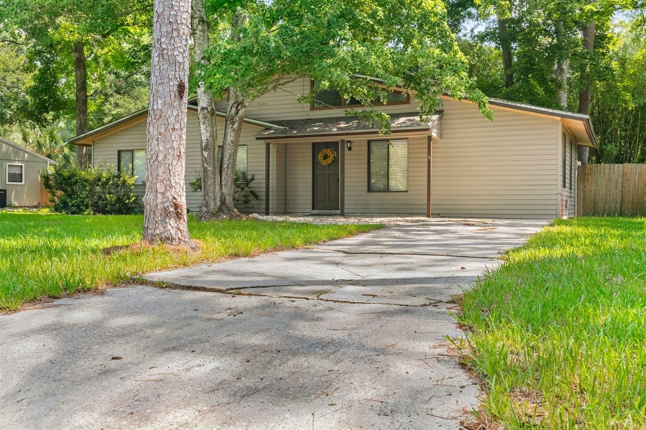 4303 Nw 28th Ter - Photo 2 of 24