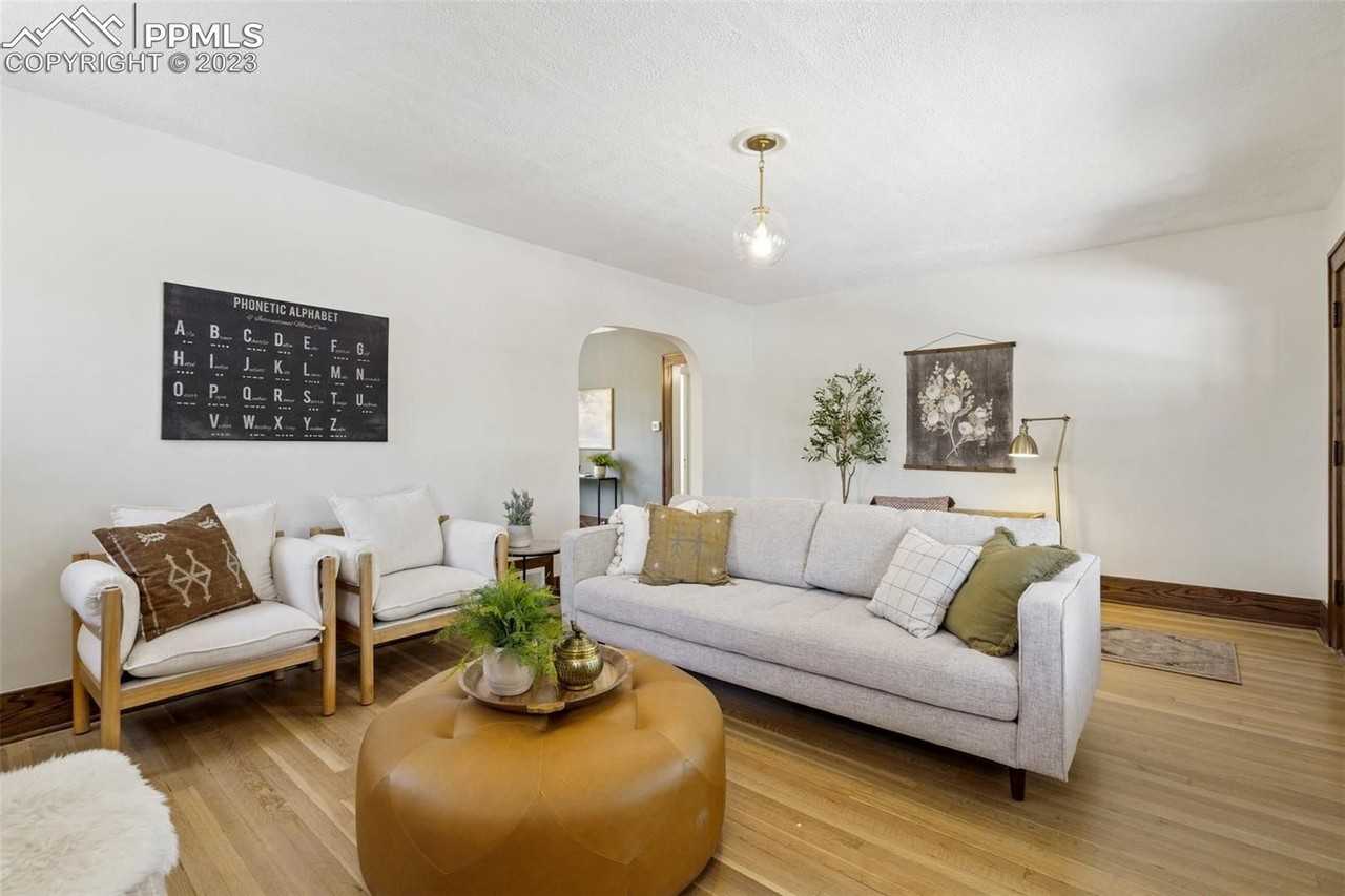1609 E Platte Ave - Photo 3 of 14