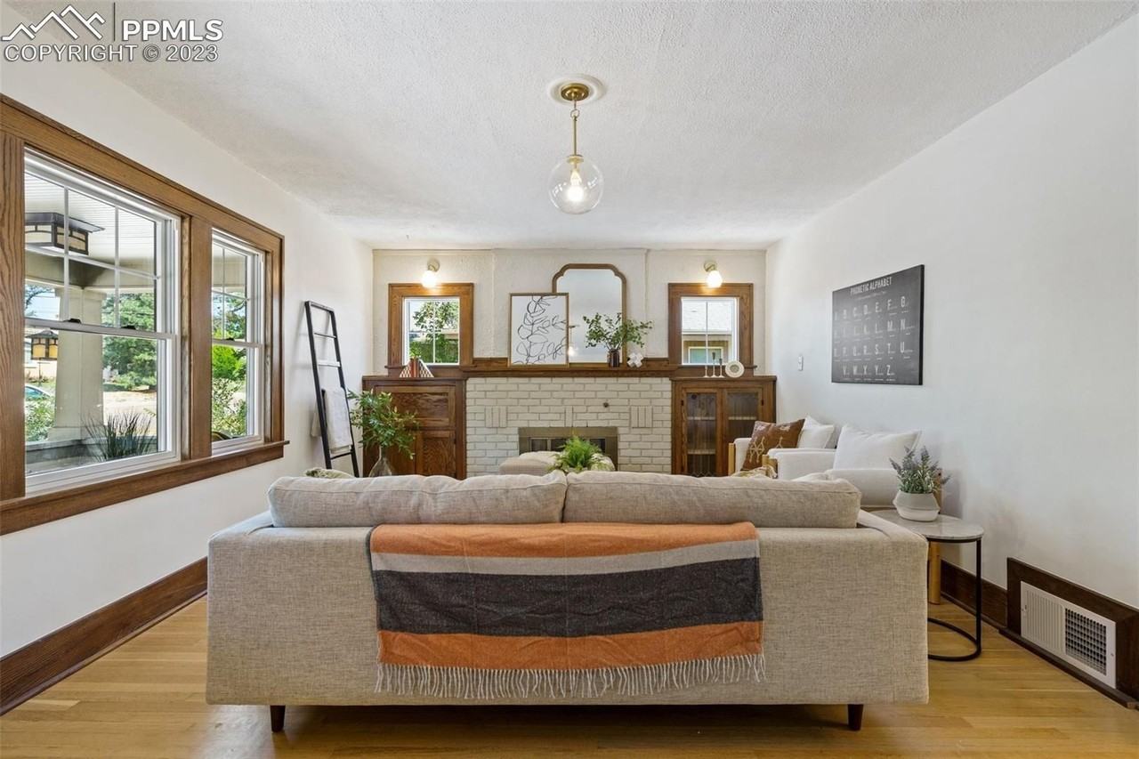 1609 E Platte Ave - Photo 4 of 14