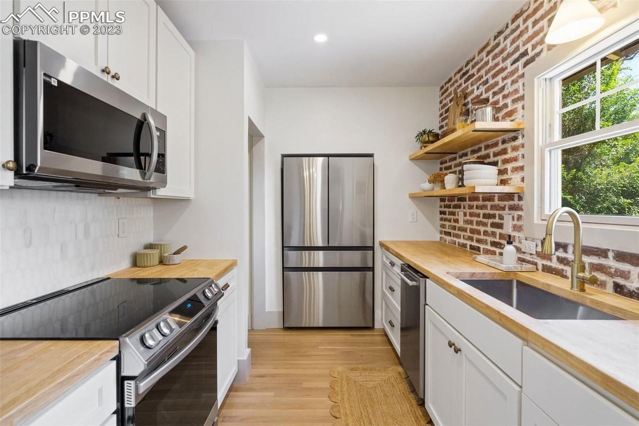 1609 E Platte Ave - Photo 6 of 14