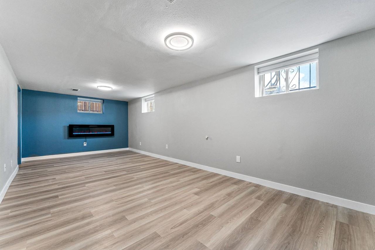3191 W Bails Pl - Photo 3 of 25