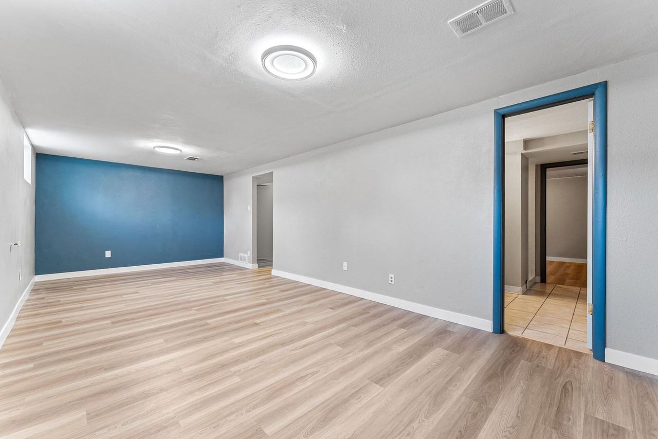 3191 W Bails Pl - Photo 6 of 25