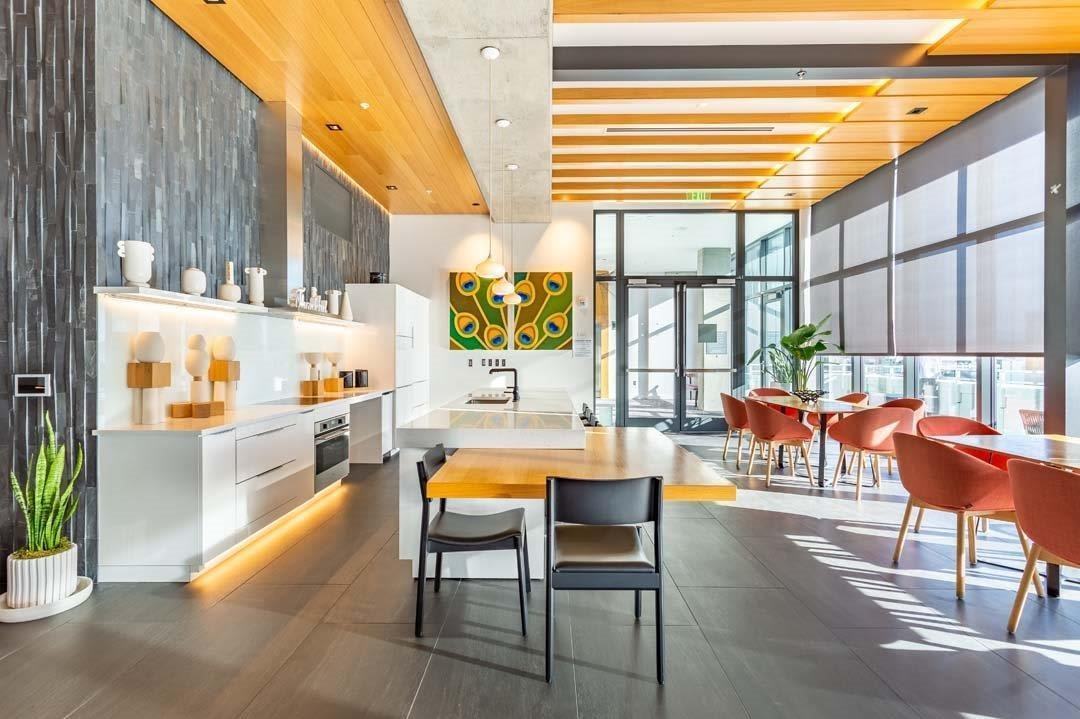 1430 Nw Hoyt St - Photo 7 of 36