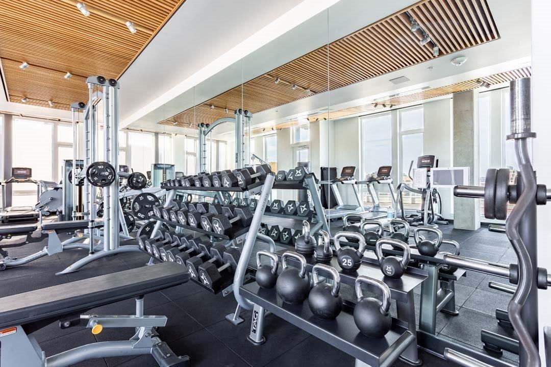 1430 Nw Hoyt St - Photo 7 of 36