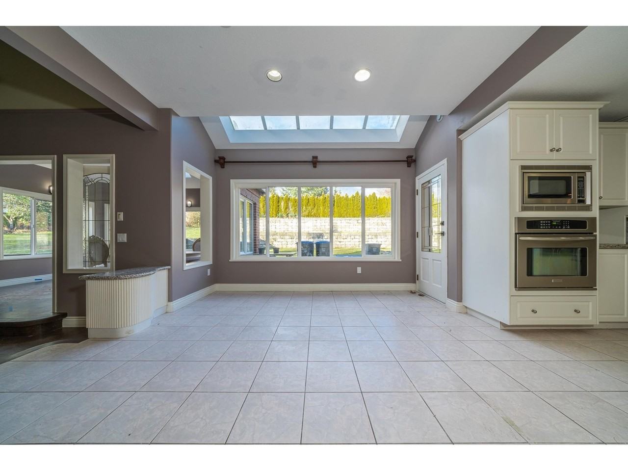 16823 18 Avenue - Photo 7 of 31