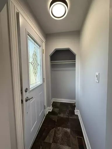 479 Howden St - Photo 3 of 30