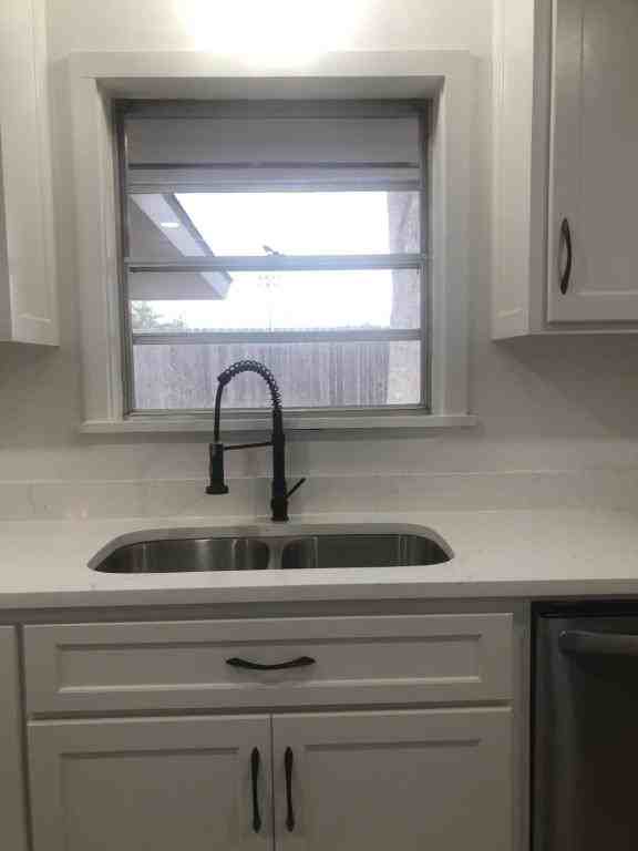 154 S Carrollton Ave - Photo 5 of 26