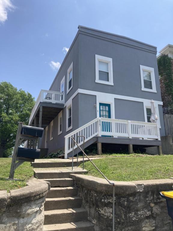 517 517 Holmes Street - Bottom Unit