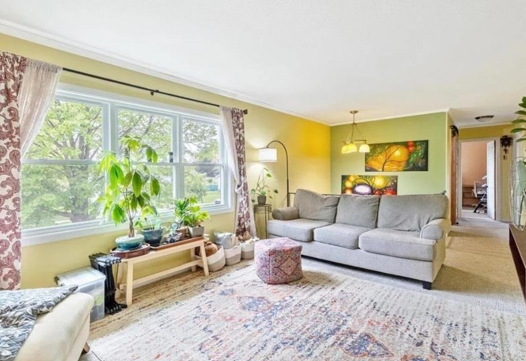 69 Parkview Dr - Photo 3 of 5