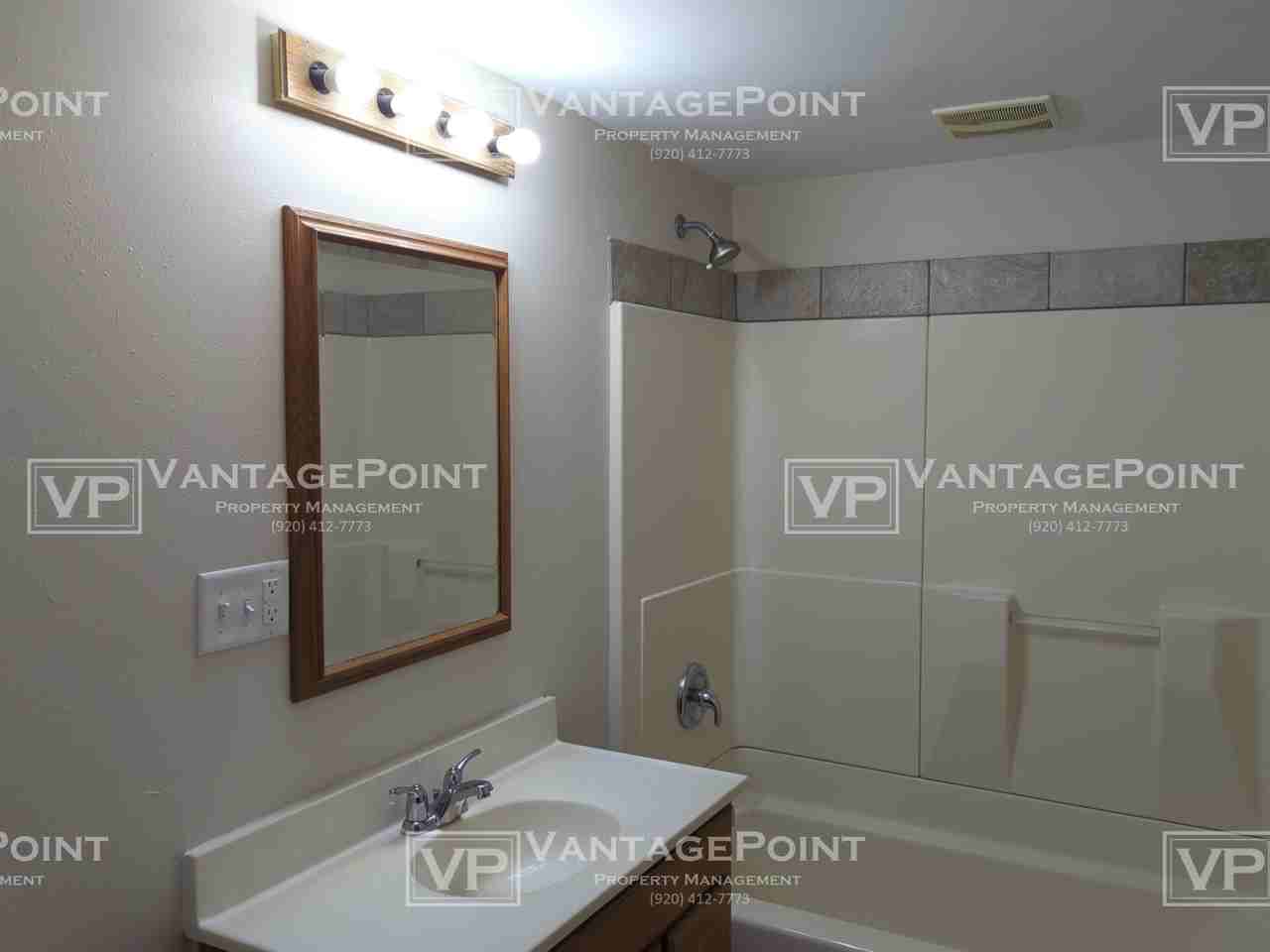 423 N 10th St - Photo 2 of 8