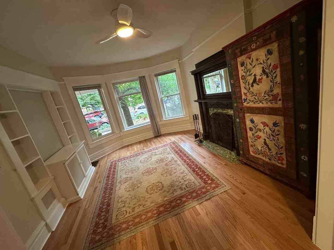 1014 Spruce St - Photo 3 of 8