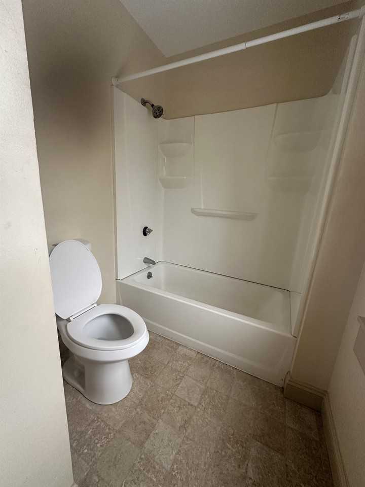 18 Princeton St - Photo 3 of 13