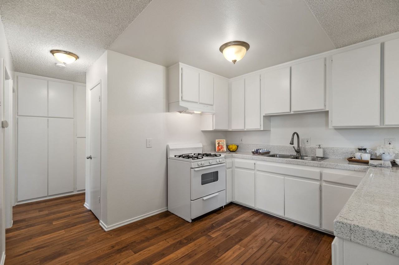 Villa del Arroyo - Photo 6 of 25